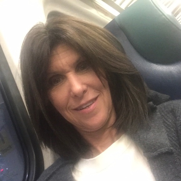 Meet your Posher, Felicia - Picture 1 of 1